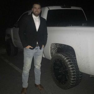 Meet your Posher, Levi